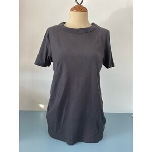 Unbranded women’s black tee size M